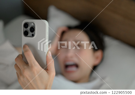 睡過頭、醒來、遲到、早上起床 睡過頭、醒來、遲到、早上起床 122905500