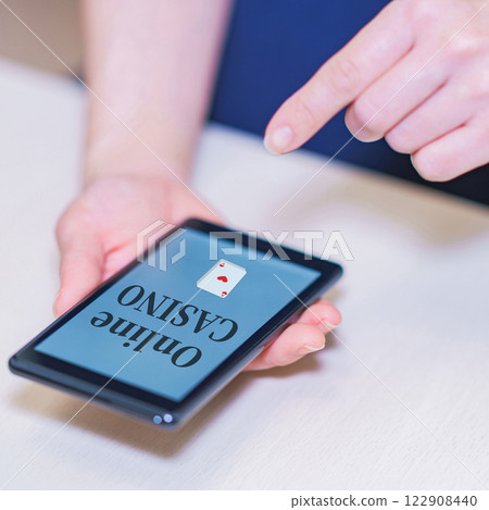 Illegal gambling through online casinos has become a social problem. Illegal gambling through online casinos has become a social problem. 122908440