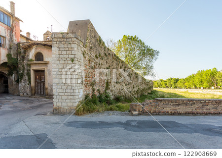 The winding narrow streets, stairs and charming architecture of Spoleto 122908669