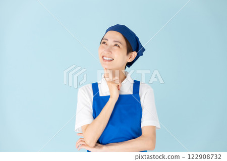 女人打工圍裙的煩惱 122908732
