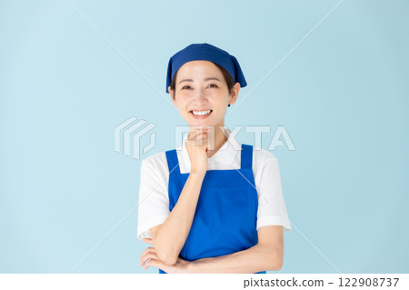 女人打工圍裙的煩惱 122908737