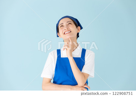 Woman, part-time, part-time job, apron, worries Woman, part-time, part-time job, apron, worries 122908751