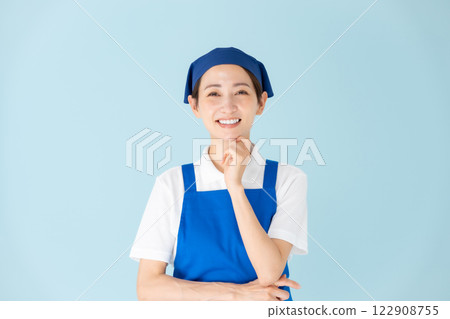 女人打工圍裙的煩惱 122908755