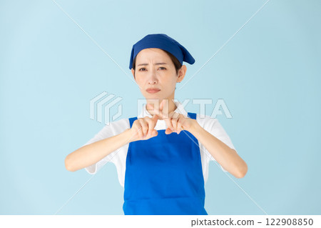 Woman, apron, part-time job, divorce 122908850