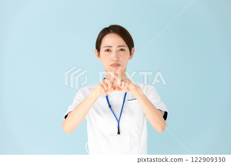 Woman, white coat, nurse, medical, divorce 122909330