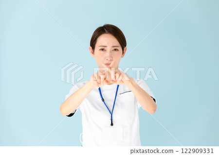 Woman, white coat, nurse, medical, divorce 122909331