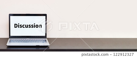 Discussion Discussion text displayed on PC screen [Web page material] 122912327