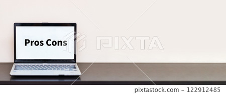 Pros & Cons The pros and cons are displayed on the PC screen. [Web page material] 122912485