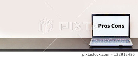 Pros & Cons The pros and cons are displayed on the PC screen. [Web page material] 122912486