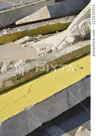 Broken concrete slabs 122916301