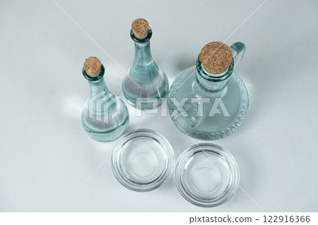 Clear distilled vinegar in a glass bowls 122916366