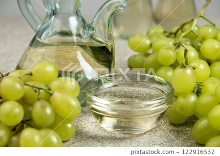 Wine White Natural Vinegar In Gravy Bowl 122916532