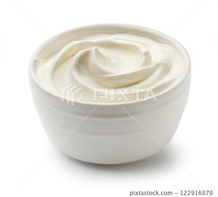 bowl of sour cream 122916878