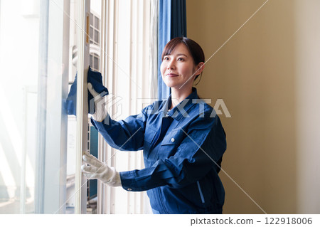 房屋清潔女工作人員 房屋清潔女工作人員 122918006