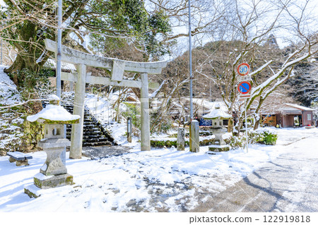 Akizuki Castle ruins covered in snow in winter, Asakura City, Fukuoka Prefecture Akizuki Castle ruins covered in snow in winter, Asakura City, Fukuoka Prefecture 122919818