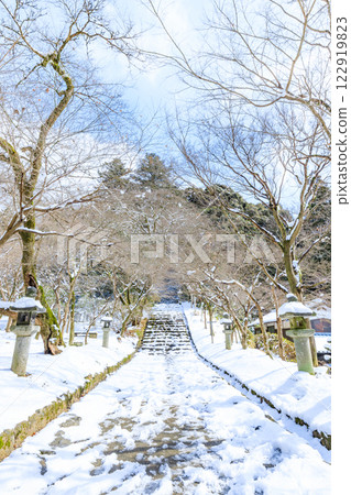 Akizuki Castle ruins covered in snow in winter, Asakura City, Fukuoka Prefecture Akizuki Castle ruins covered in snow in winter, Asakura City, Fukuoka Prefecture 122919823