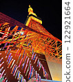 東京鐵塔夜間亮燈，鯉魚旗飄揚 122921664