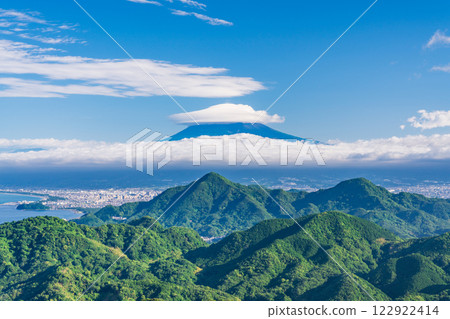 [Shizuoka Prefecture] Mount Fuji as seen from the summit of Mount Katsuragi in Izu Province 122922414