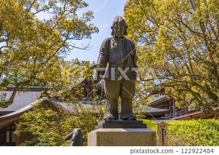 描繪日本神話中的「因幡白兔」的銅像 122922484