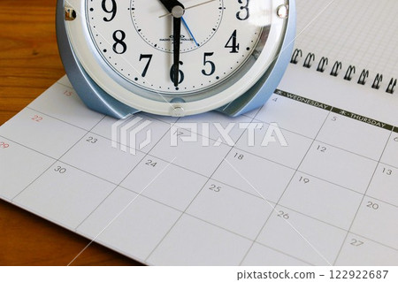 時間管理、時間管理、時鐘和日曆、商業圖像 122922687