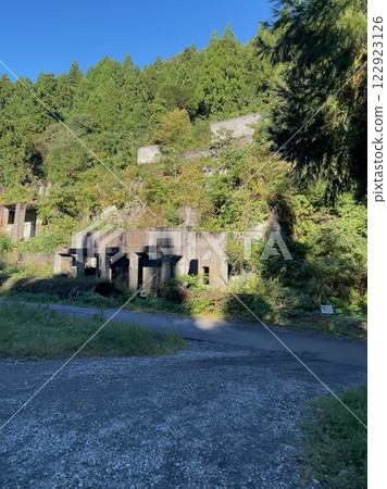 Shiga's Laputa hidden in the greenery: Tsuchikura Mine ruins 122923126