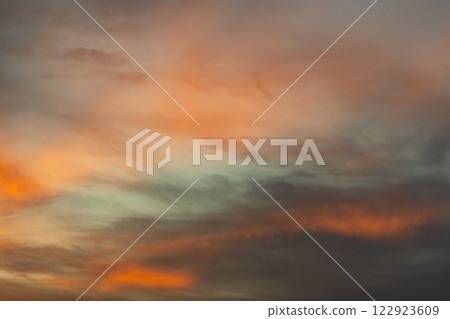 火熱的夕陽雲 122923609