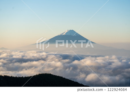 Mt. Kinpu, Takami Rock and the surrounding scenery Mt. Kinpu, Takami Rock and the surrounding scenery 122924084