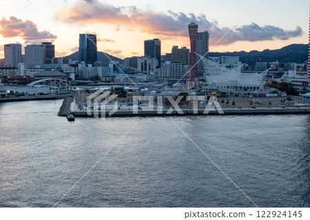 Kobe Harborland at dusk Kobe Harborland at dusk 122924145