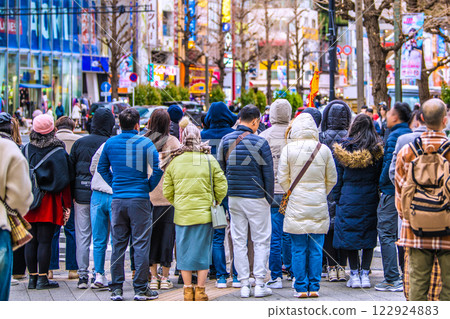 Tokyo cityscape in Japan XEC stocks... A group of foreign tourists. The same bustle as before the coronavirus pandemic... = Akihabara on the 5th Tokyo cityscape in Japan XEC stocks... A group of foreign tourists. The same bustle as before the coronavirus pandemic... = Akihabara on the 5th 122924883