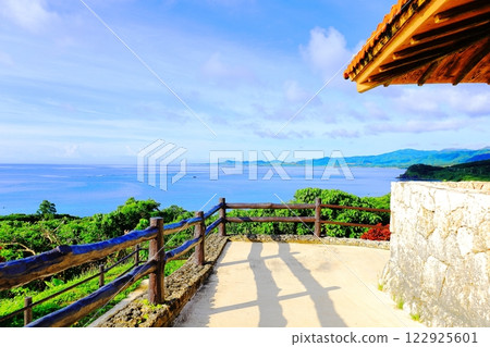 Cape Noharazaki as seen from Tamatorizaki Observatory / Ishigaki City, Okinawa Prefecture 122925601