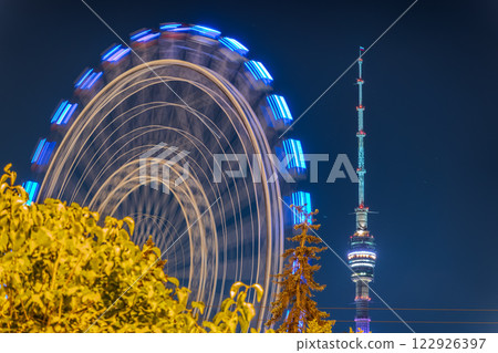 View of the 'Sun of Moscow' Ferris wheel located in VDNKh park in Moscow 122926397