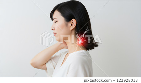 Woman with neck pain, straight neck, cervical hernia 122928018