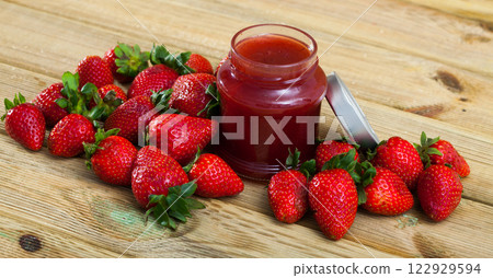Strawberry jam and berries Strawberry jam and berries 122929594