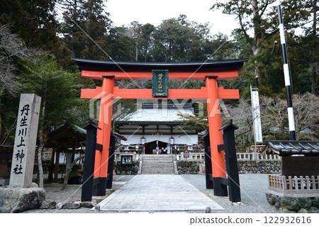 Nyukawakami Shrine Middle Shrine (torii gate and worship hall) [Higashiyoshino Village, Yoshino District, Nara Prefecture] 122932616