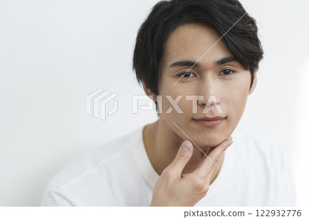 Men's beauty, skin care, image, men in their 20s Men's beauty, skin care, image, men in their 20s 122932776