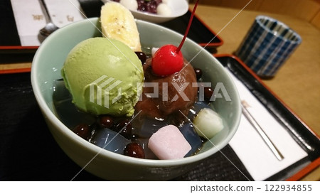 美味的抹茶豆沙餡 122934855