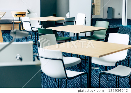 無人現代室內辦公室大堂休息室 122934942