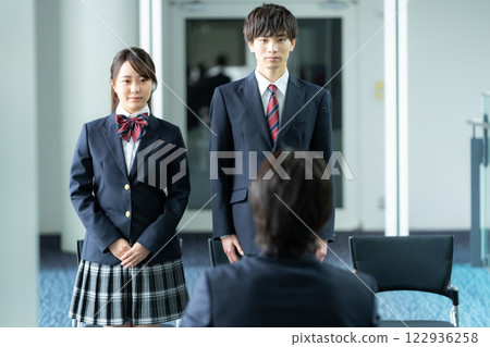 受訪的高中生 122936258