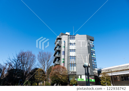 JR中央線武藏野榮站南口第二高木大廈冬季晴朗藍天東京都堺市武藏野市 122938742