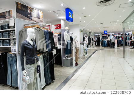 東京都武藏野市境港町伊藤洋華堂武藏野榮店西館2F GU購物 122938760