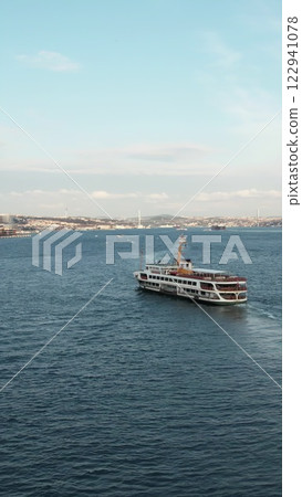 Passage Ferry In Bosphorus 122941078