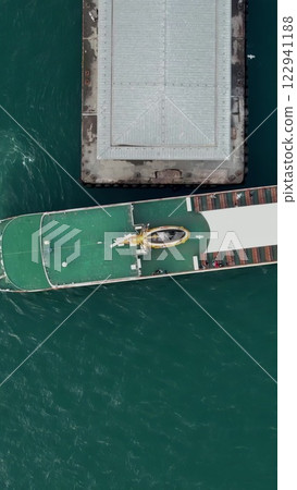 Timelapse Ferry Leaving 122941188