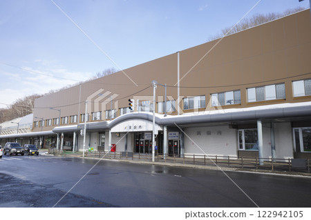 札幌市營地鐵真駒內站外觀（景點與週邊設施系列） 122942105