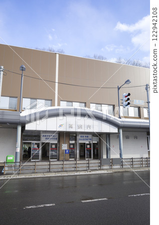 Appearance of Makomanai Station on the Sapporo Subway (Local Spots and Nearby Facilities Series) 122942108