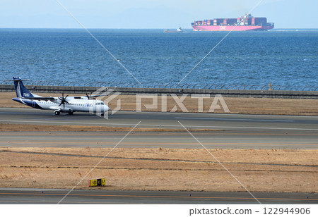 Toki Air arrives at Chubu Airport 122944906