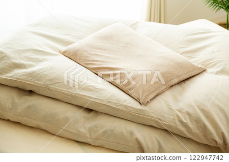 蒲團和床 122947742