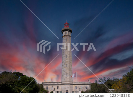 Phare des baleines, whale lighthouse,  ile de Re island, france 122948328