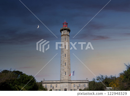 Phare des baleines, whale lighthouse, ile de Re island, france Phare des baleines, whale lighthouse, ile de Re island, france 122948329