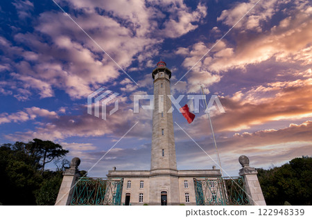 Phare des baleines, whale lighthouse, ile de Re island, france Phare des baleines, whale lighthouse, ile de Re island, france 122948339