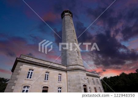 Phare des baleines, whale lighthouse,  ile de Re island, france 122948350